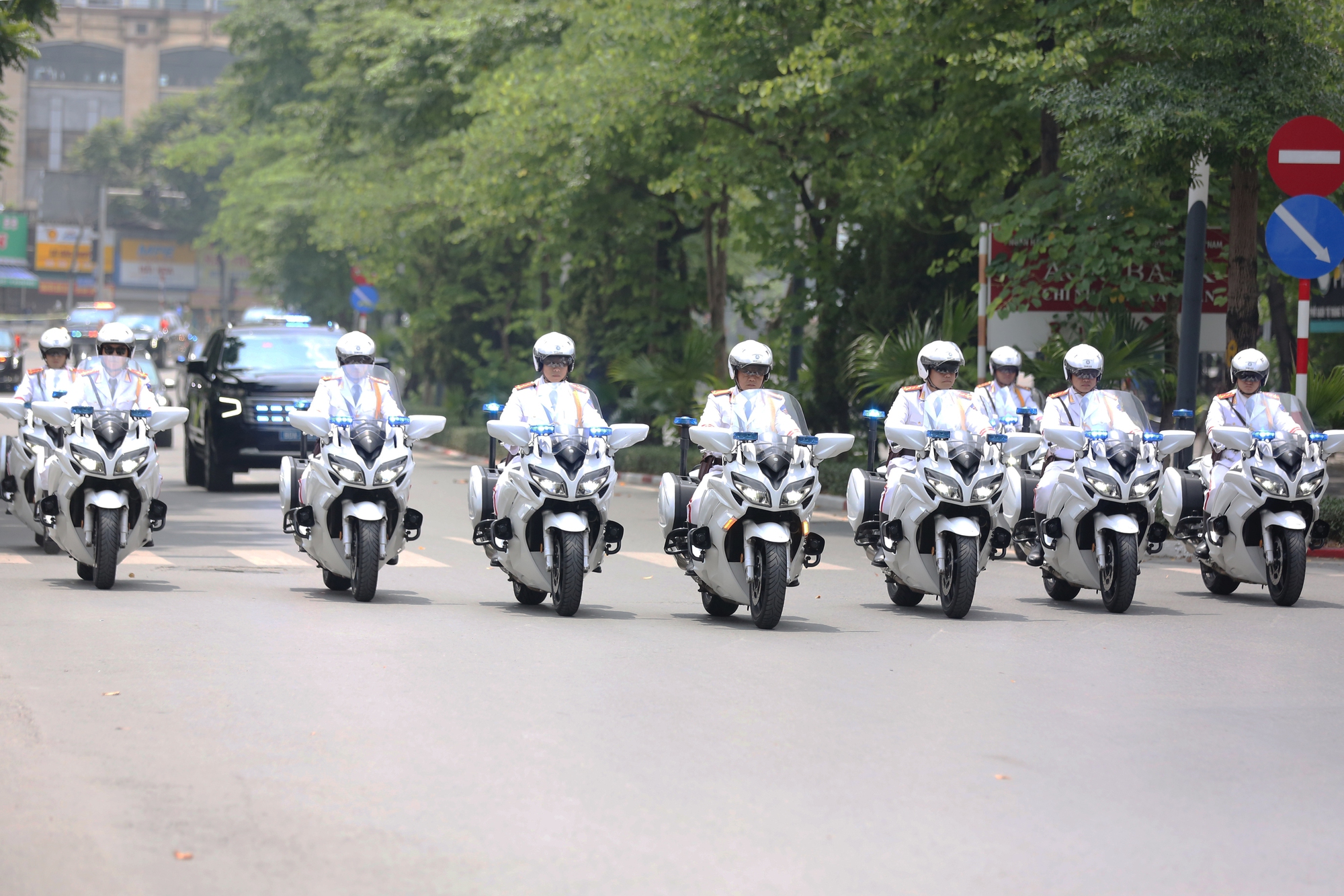 Tổng thống Hoa Kỳ Joe Biden rời H&agrave; Nội, kết th&uacute;c chuyến thăm lịch sử - Ảnh 12.