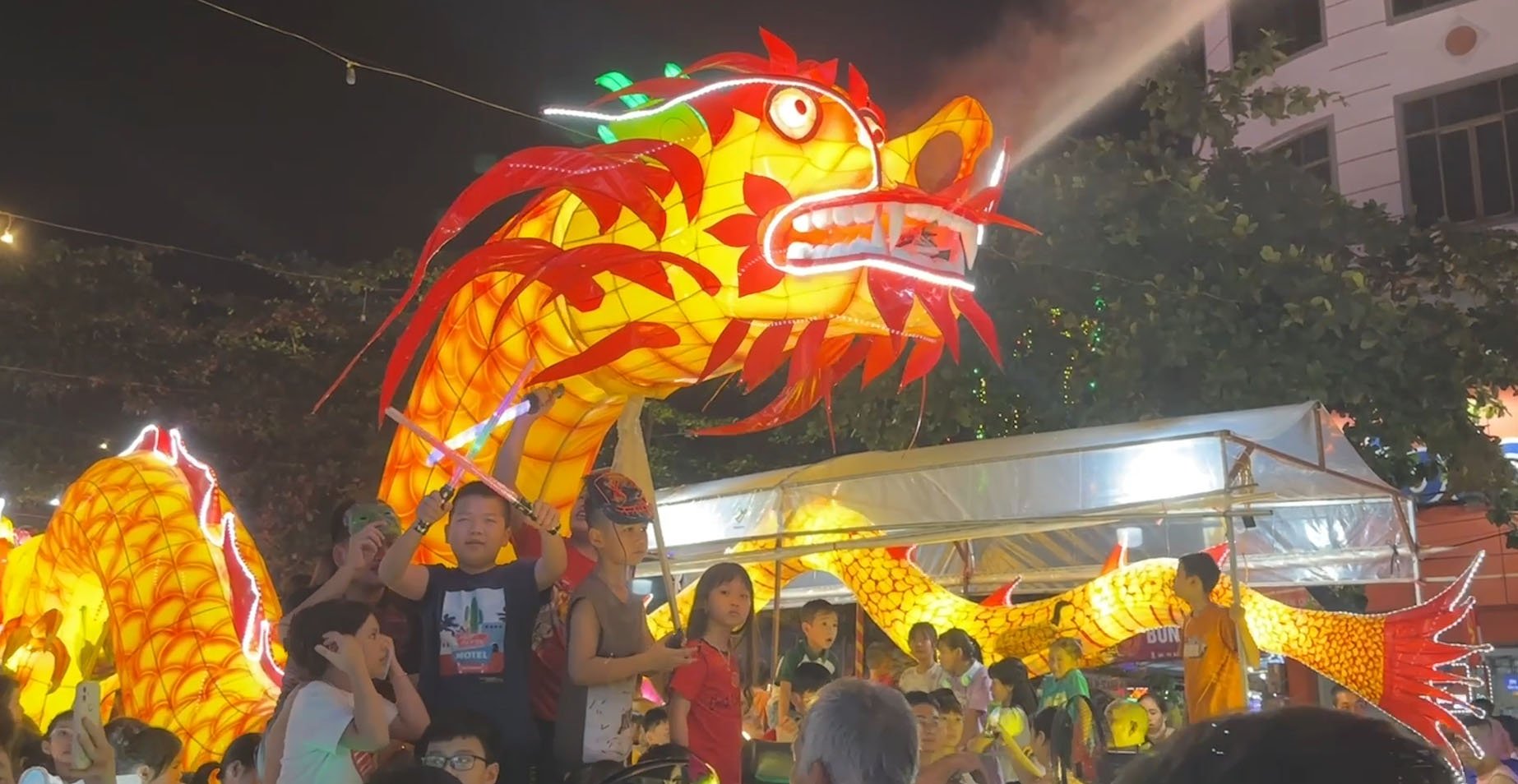 Cận cảnh kh&ocirc;ng kh&iacute; lễ hội Tết Trung thu lớn nhất cả nước ở Tuy&ecirc;n Quang - Ảnh 14.