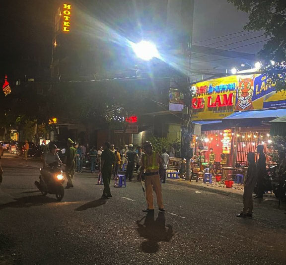 Điều tra vụ đ&aacute;nh nhau v&agrave; c&oacute; tiếng nổ s&uacute;ng ở Tiền Giang - Ảnh 1.