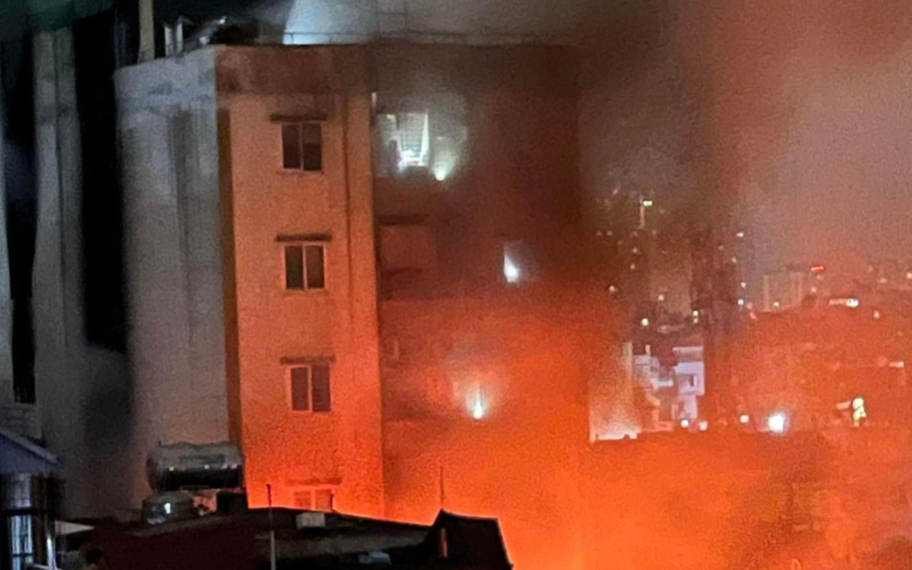 Vụ ch&aacute;y chung cư mini: Nh&agrave; chỉ được cấp ph&eacute;p 6 tầng
