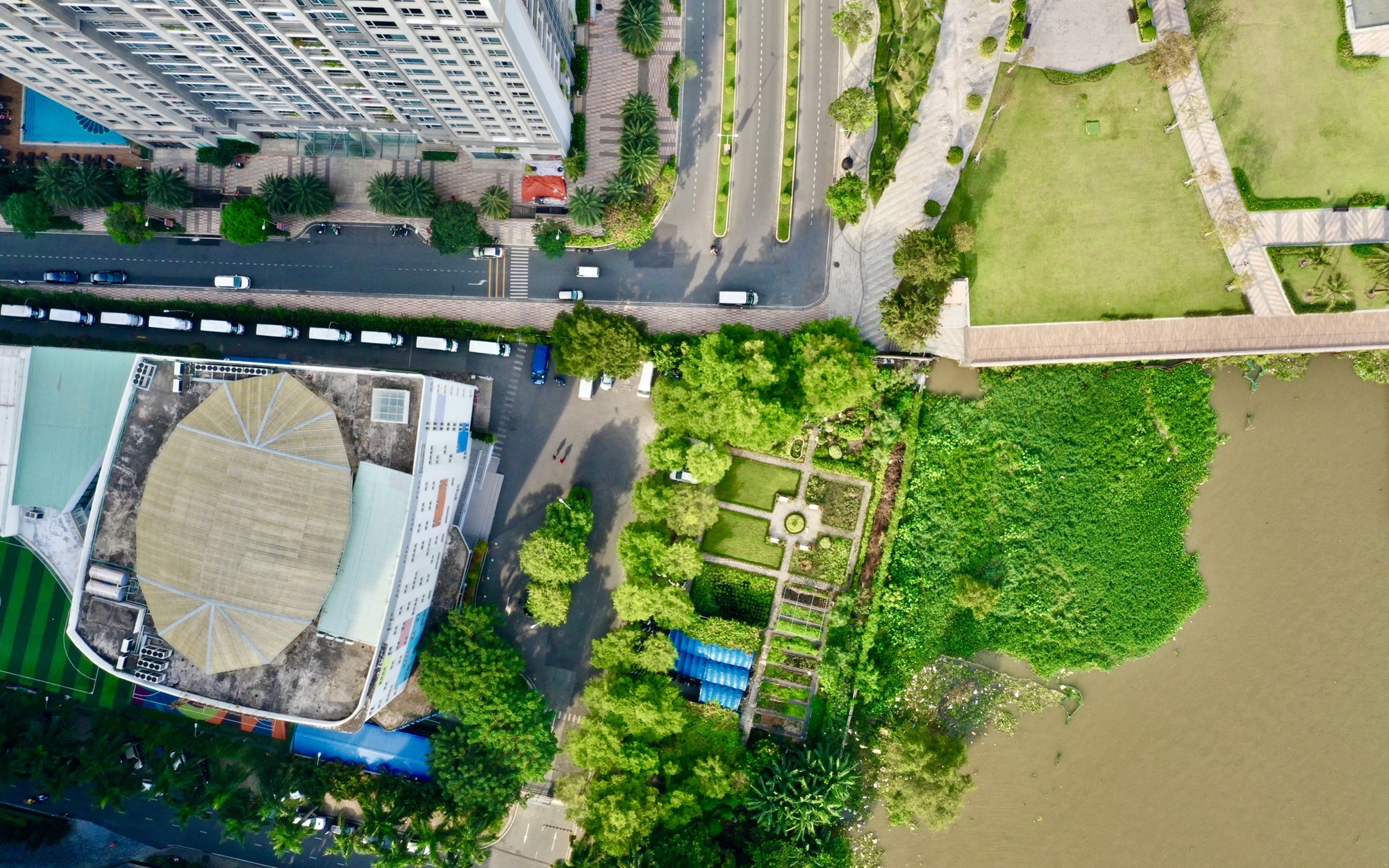 Vinhomes b&agrave;n giao 920m đường ven s&ocirc;ng S&agrave;i G&ograve;n cho TP.HCM