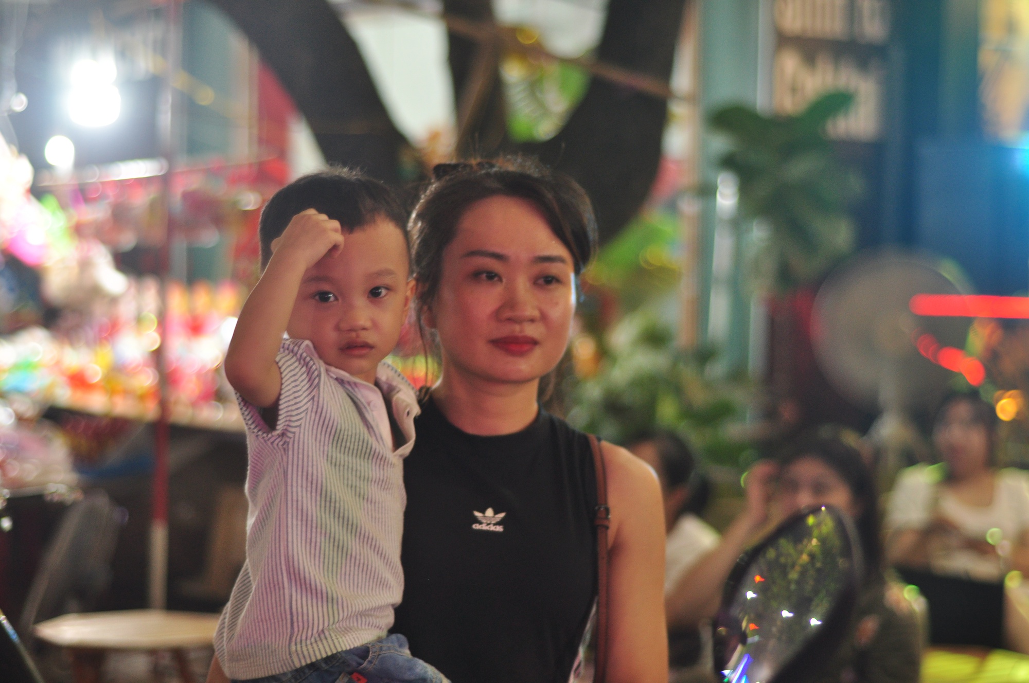 Tuy&ecirc;n Quang bừng s&aacute;ng s&ocirc;i động về đ&ecirc;m trước ng&agrave;y lễ hội Trung thu - Ảnh 2.