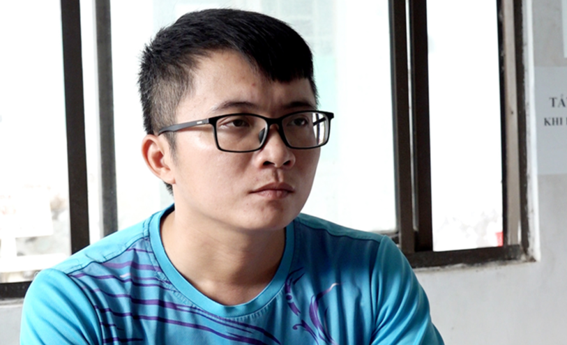 Tạm giữ nh&acirc;n vi&ecirc;n ng&acirc;n h&agrave;ng ở An Giang lừa đảo 4,3 tỷ đồng để đ&aacute;nh bạc tr&ecirc;n mạng - Ảnh 1.