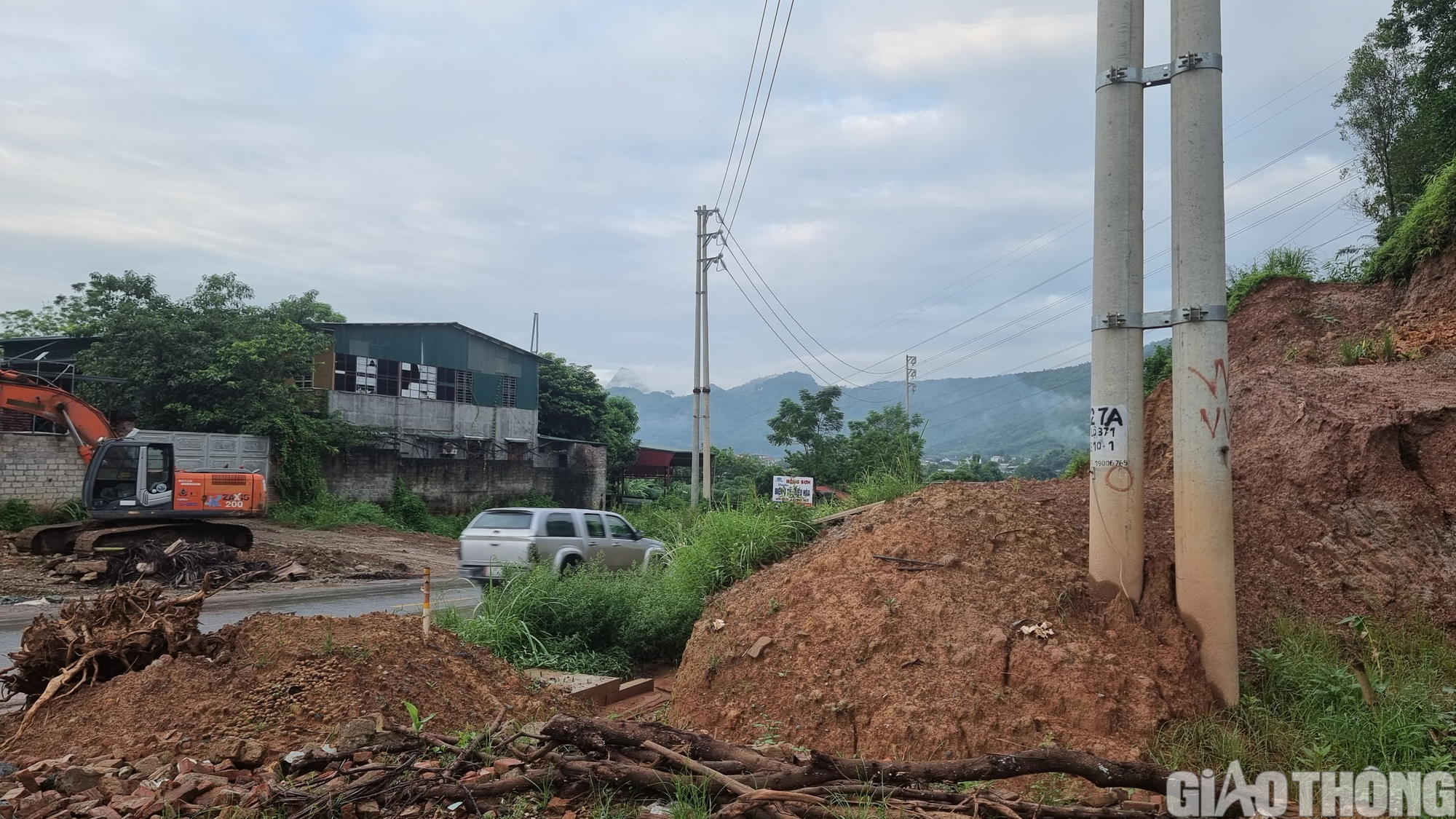 Đẩy nhanh tiến độ dự &aacute;n giao th&ocirc;ng trọng điểm tạo động lực ph&aacute;t triển KT-XH cho H&ograve;a B&igrave;nh cất c&aacute;nh - Ảnh 2.