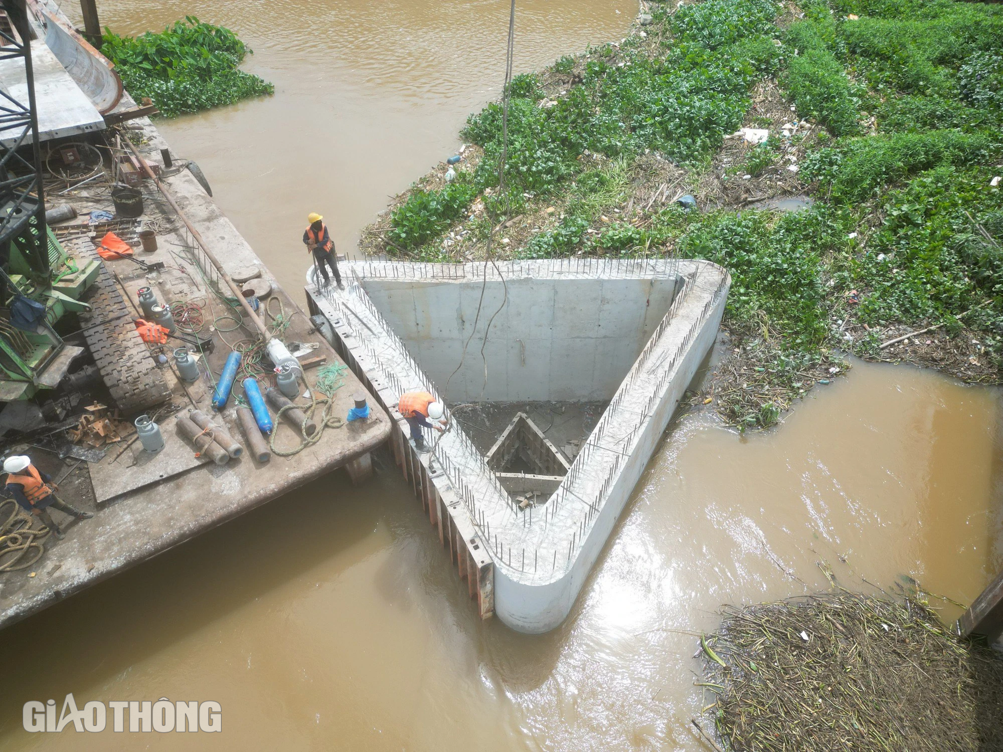 Đội nắng đua tiến độ cầu Bạch Đằng 2 nối Đồng Nai - B&igrave;nh Dương - Ảnh 5.