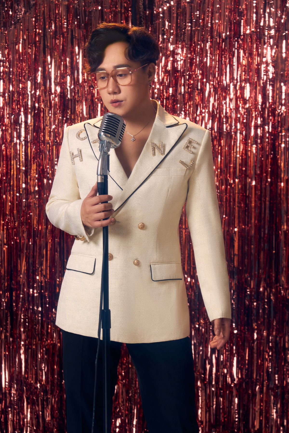 Th&ugrave;y Ti&ecirc;n, Trung Qu&acirc;n g&oacute;p tiền gi&uacute;p nạn nh&acirc;n vụ ch&aacute;y chung cư mini ở H&agrave; Nội - Ảnh 3.