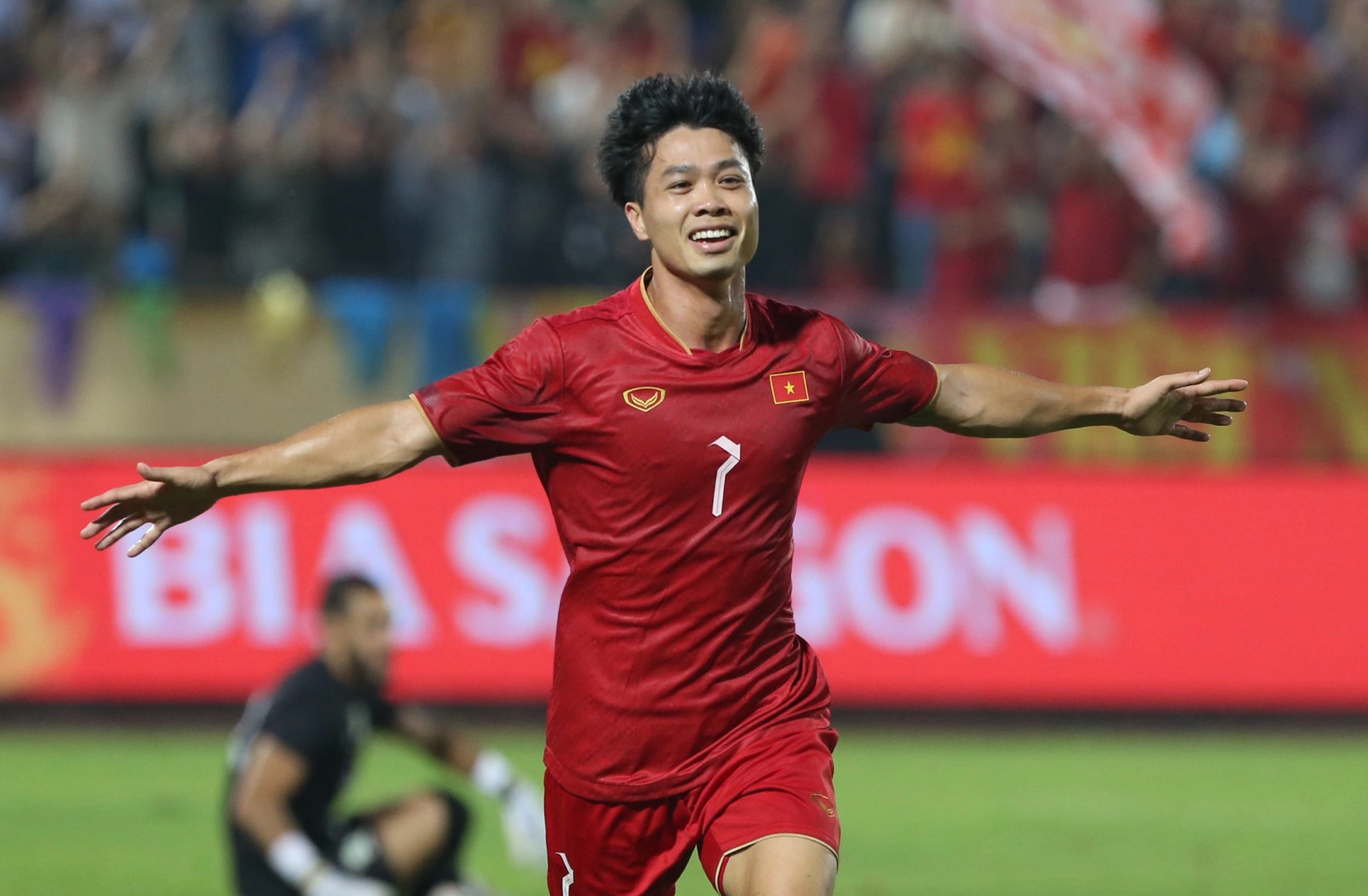 Báo Nhật Bản tiết lộ hai đại gia muốn đưa “Messi Việt Nam” trở lại V-League - Ảnh 1. Báo Nhật Bản tiết lộ hai đại gia muốn đưa “Messi Việt Nam” trở lại V-League - Ảnh 1.