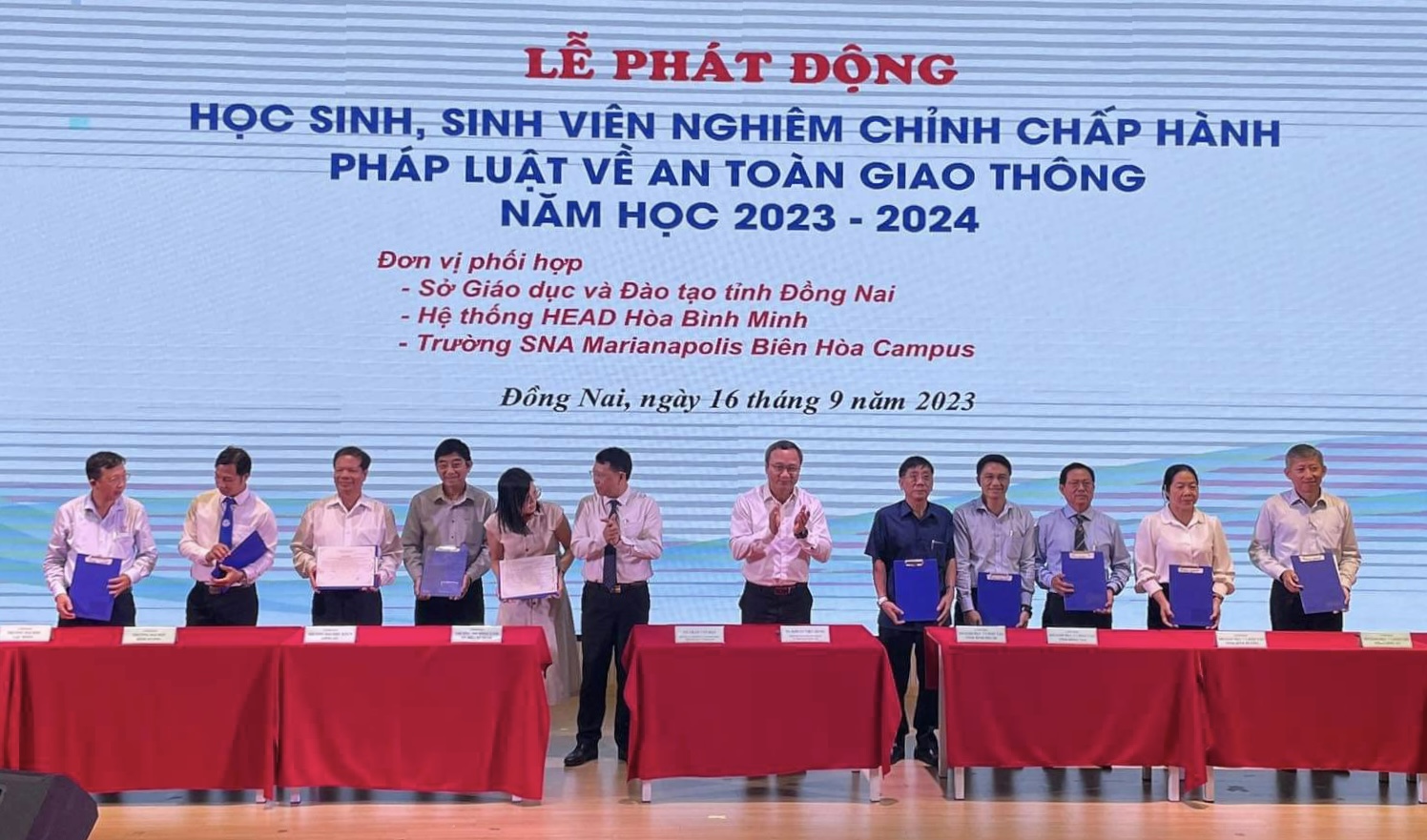 Gi&aacute;o dục luật giao th&ocirc;ng từ nh&agrave; trường để khi ra đường học sinh lưu th&ocirc;ng an to&agrave;n hơn - Ảnh 2.