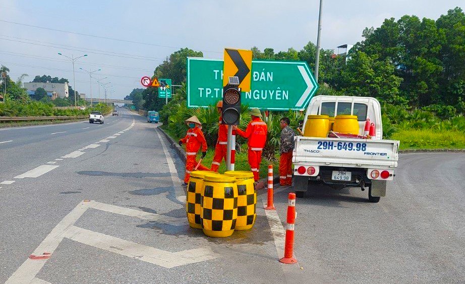 N&acirc;ng chất lượng duy tu, bảo dưỡng quốc lộ qua hội thi hạt quản l&yacute; đường bộ giỏi - Ảnh 1.