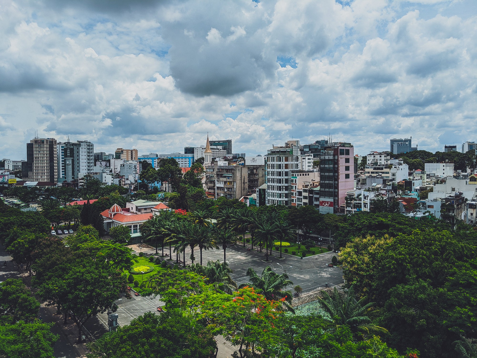 TP.HCM muốn l&agrave;m b&atilde;i giữ xe trong c&ocirc;ng vi&ecirc;n - Ảnh 1.