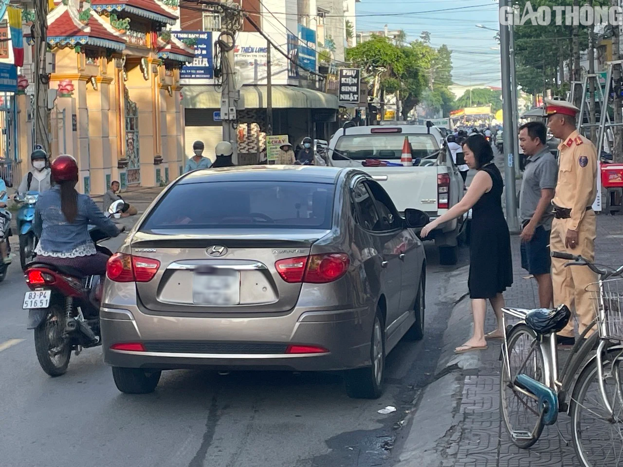 S&oacute;c Trăng: Xử l&yacute; h&agrave;ng loạt &ocirc; t&ocirc; l&aacute;i xe v&agrave;o đường cấm - Ảnh 1.
