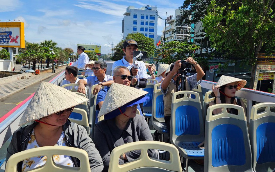 Dạo phố ngắm biển Vũng T&agrave;u, thăm di t&iacute;ch lịch sử bằng xe bu&yacute;t hai tầng