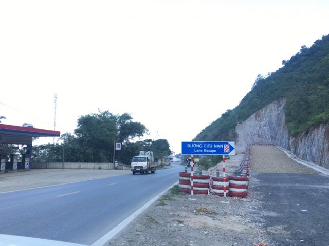 Mặt bằng cản tiến độ dự &aacute;n n&acirc;ng cấp QL6 qua Ho&agrave; B&igrave;nh - Ảnh 1.