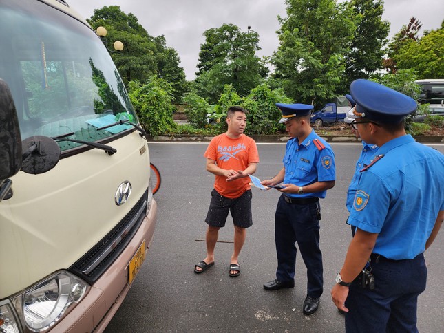 H&agrave; Nội y&ecirc;u cầu chấm dứt hợp đồng với xe vận chuyển học sinh kh&ocirc;ng đủ điều kiện - Ảnh 1.