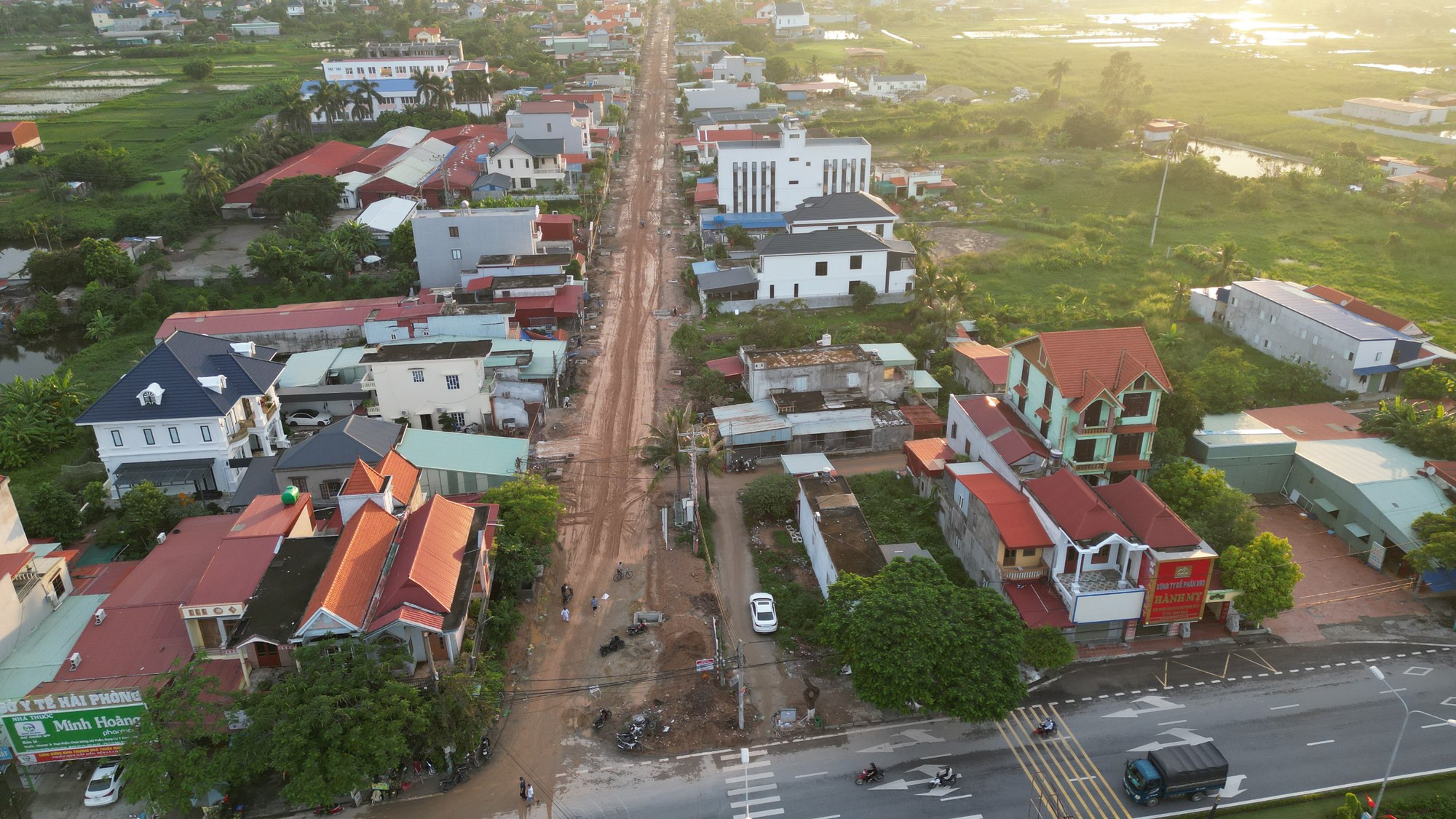 Hải Ph&ograve;ng: Người d&acirc;n k&ecirc;u trời v&igrave; nh&agrave; thầu thi c&ocirc;ng mất an to&agrave;n giao th&ocirc;ng, &ocirc; nhiễm m&ocirc;i trường - Ảnh 1.