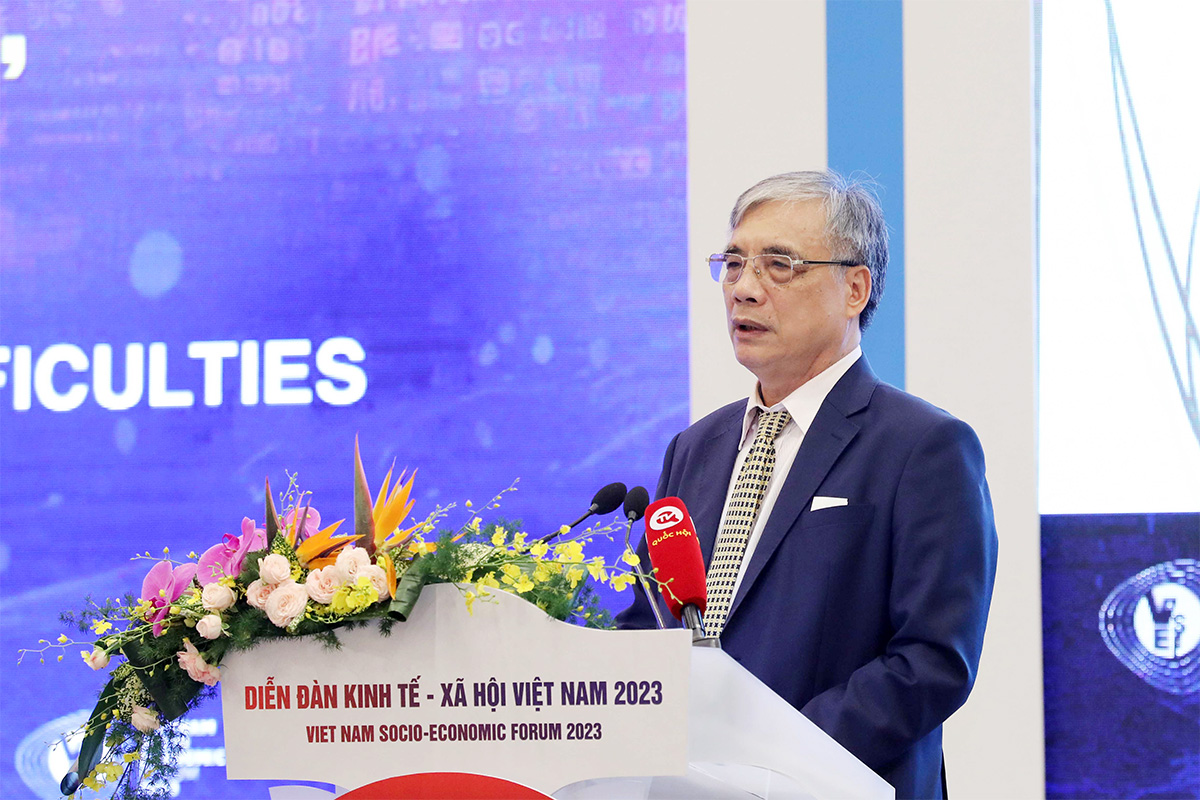 PGS.TS Trần Đình Thiên: Tập đoàn trong nước hoàn toàn làm được đường metro - Ảnh 1. PGS.TS Trần Đình Thiên: Tập đoàn trong nước hoàn toàn làm được đường metro - Ảnh 1.