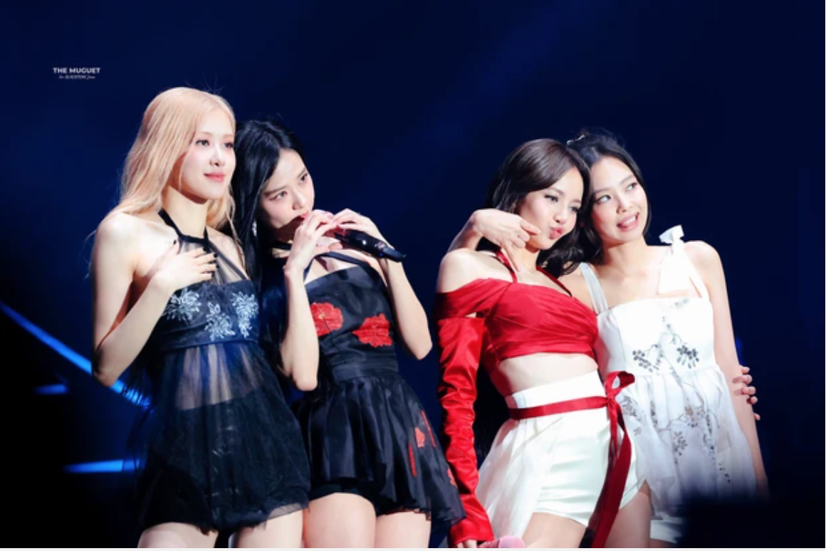 Lisa (BlackPink) rời YG để ký hợp đồng với công ty Mỹ? - Ảnh 2. Lisa (BlackPink) rời YG để ký hợp đồng với công ty Mỹ? - Ảnh 2.