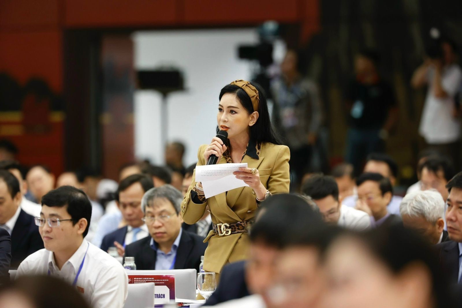 Doanh nghiệp Việt muốn trưởng th&agrave;nh nhưng bị vướng chơ chế - Ảnh 1.