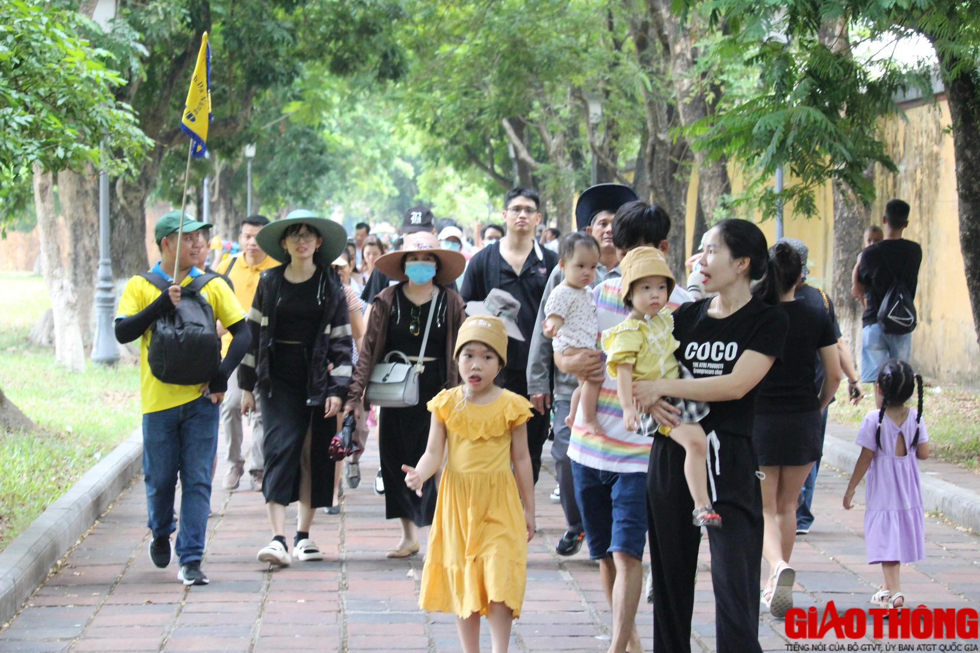 Đại Nội Huế nườm nượp kh&aacute;ch tham quan trong ng&agrave;y nghỉ lễ 2/9 - Ảnh 5.