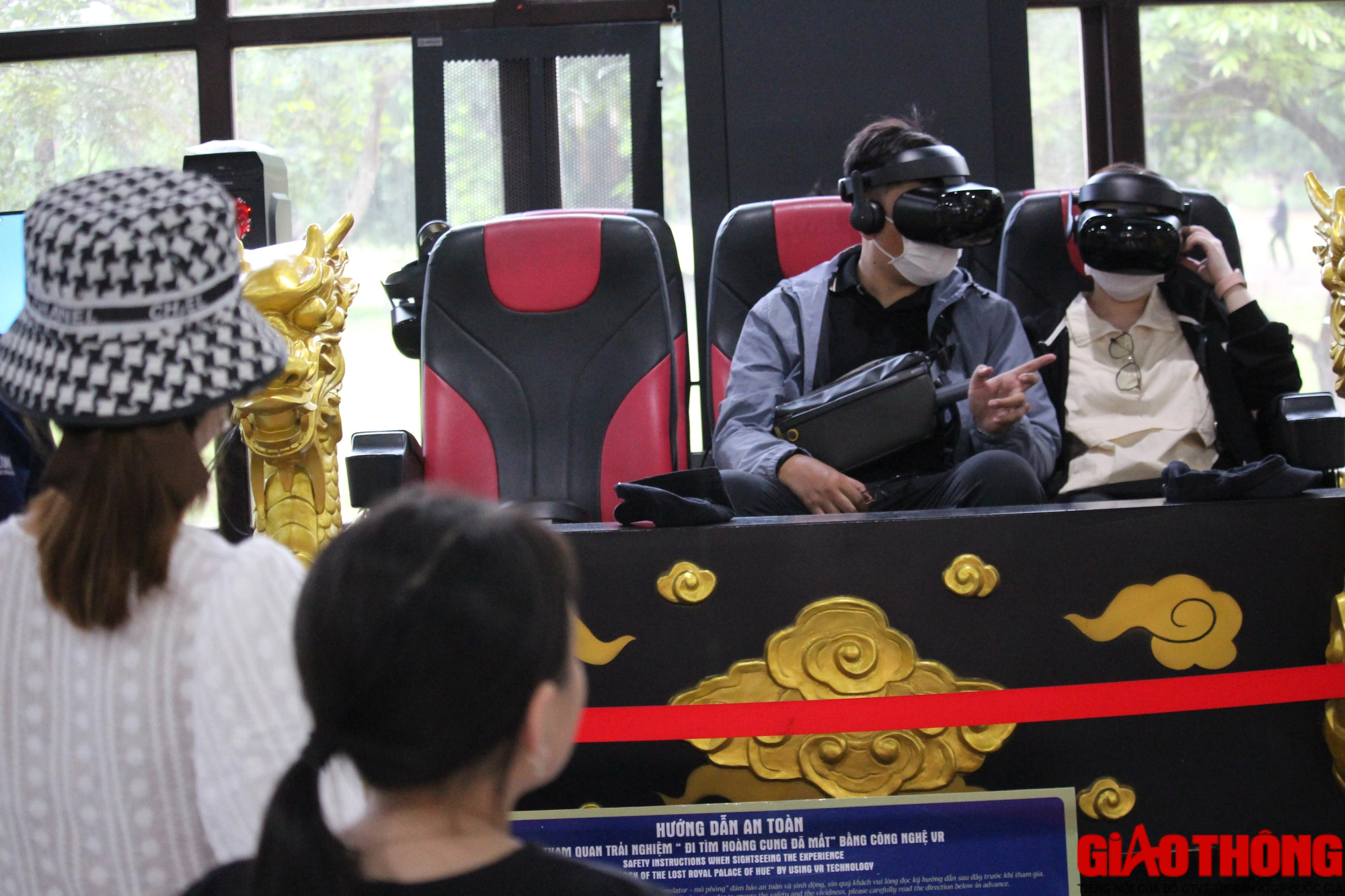 Đại Nội Huế nườm nượp kh&aacute;ch tham quan trong ng&agrave;y nghỉ lễ 2/9 - Ảnh 10.