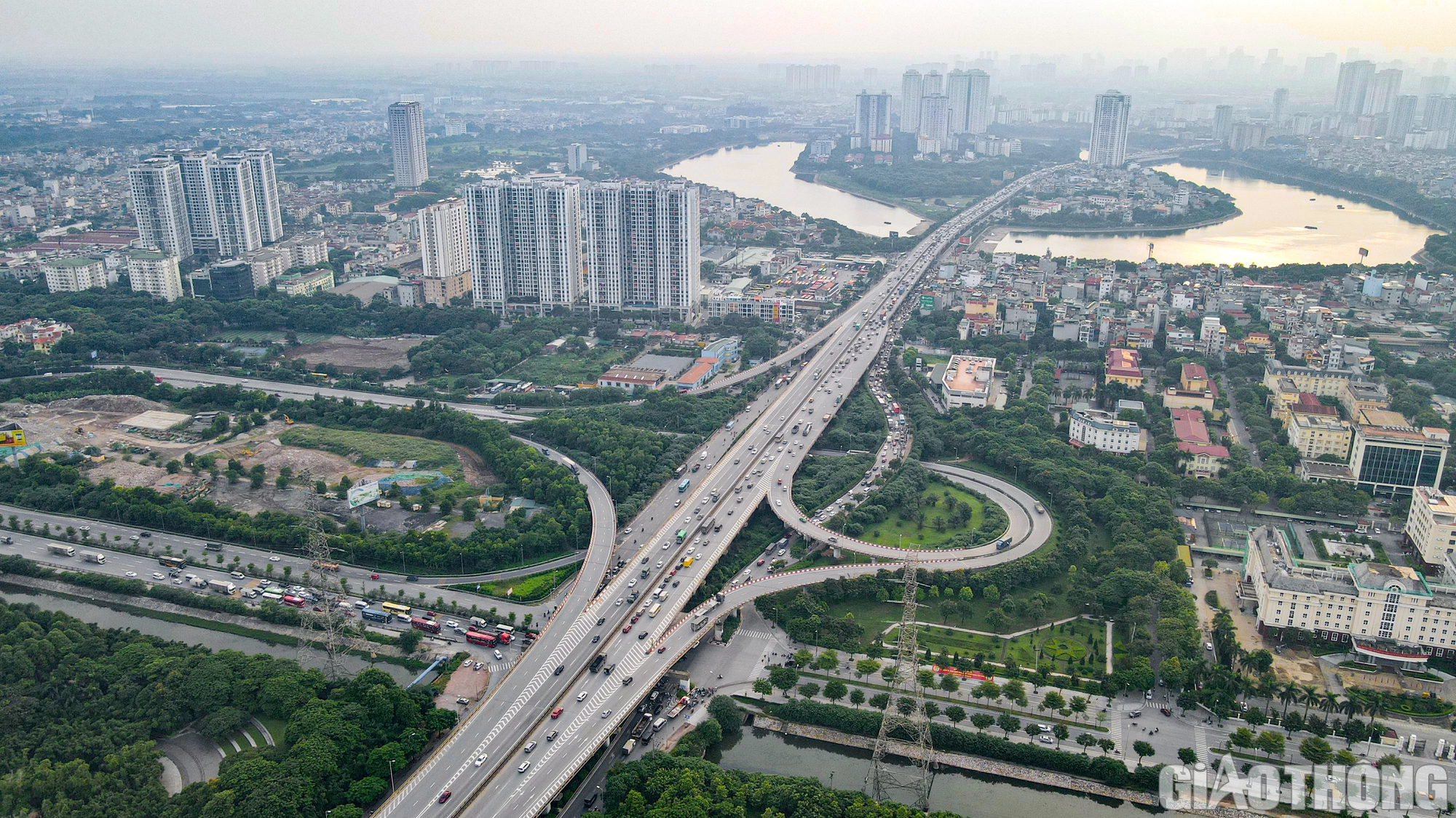 Ngắm những n&uacute;t giao th&ocirc;ng hiện đại của Thủ đ&ocirc; - Ảnh 8.