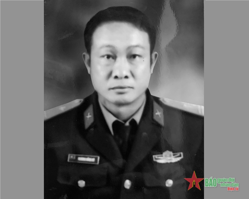 Thăng qu&acirc;n sĩ quan Qu&acirc;n đội hy sinh khi cứu 2 người d&acirc;n đuối nước - Ảnh 1.