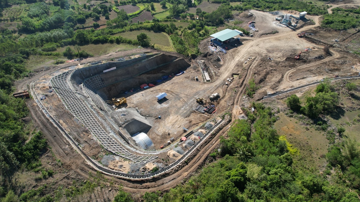 G&aacute;c nghỉ lễ, đua tiến độ cao tốc Ch&iacute; Thạnh - V&acirc;n Phong trước m&ugrave;a mưa - Ảnh 6.