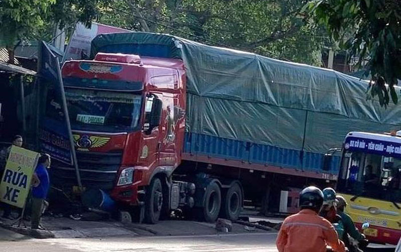 Tin tức tai nạn giao th&ocirc;ng mới nhất ng&agrave;y h&ocirc;m nay 21/9/2023 - Ảnh 2.