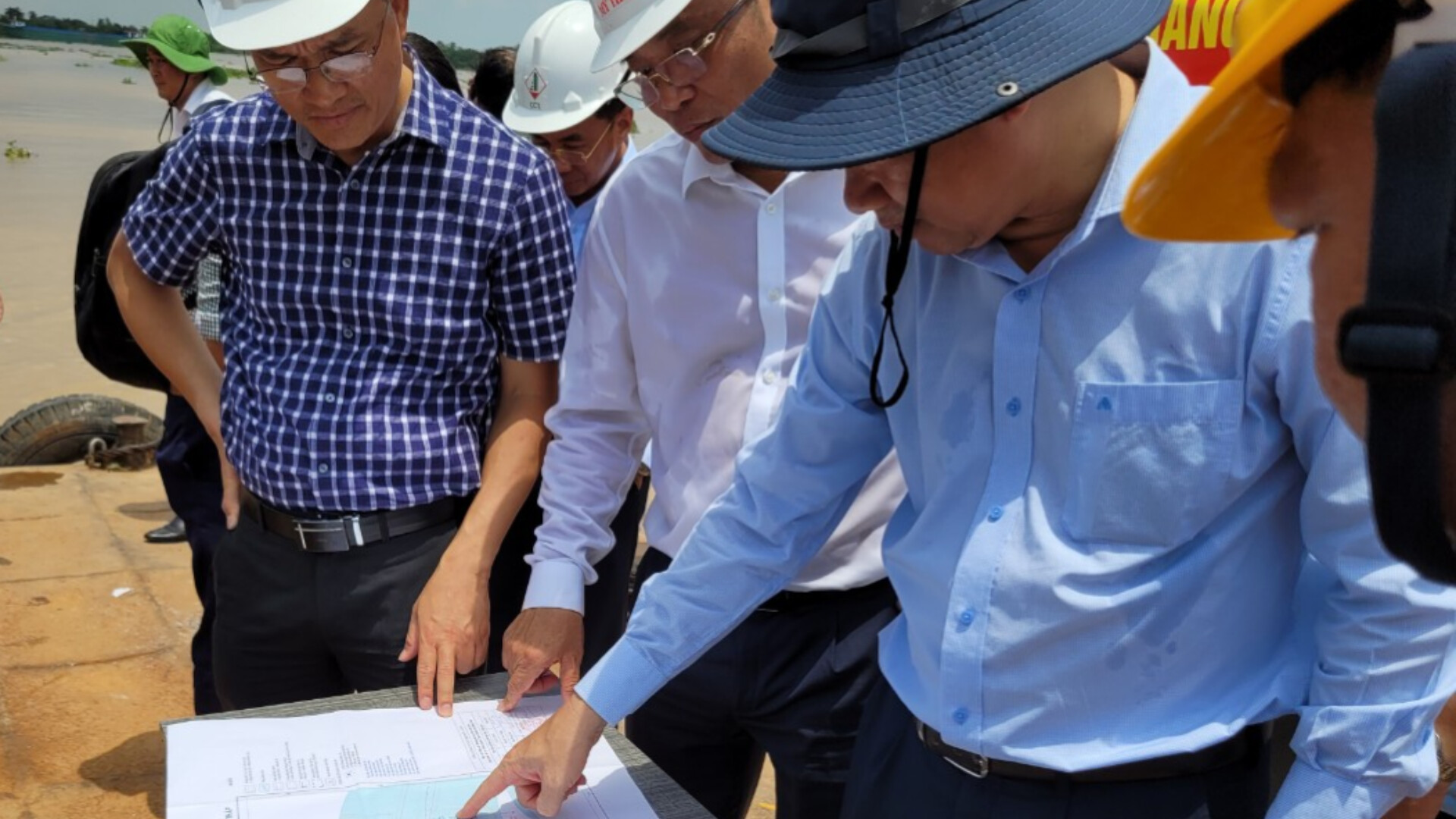 Lần đầu ti&ecirc;n một tỉnh miền T&acirc;y giao mỏ c&aacute;t cho nh&agrave; thầu dự &aacute;n khai th&aacute;c - Ảnh 3.