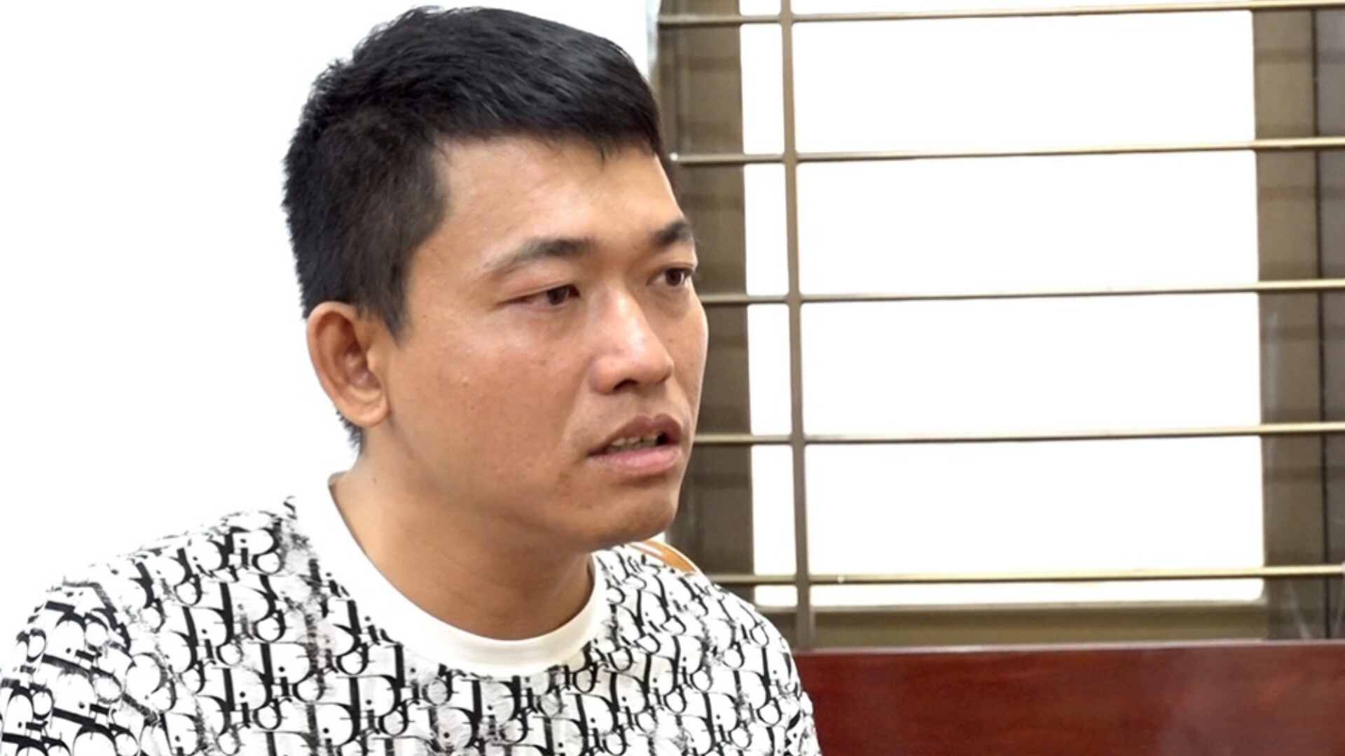 Khởi tố, tạm giam đối tượng n&eacute;m con của người t&igrave;nh xuống s&ocirc;ng - Ảnh 1.