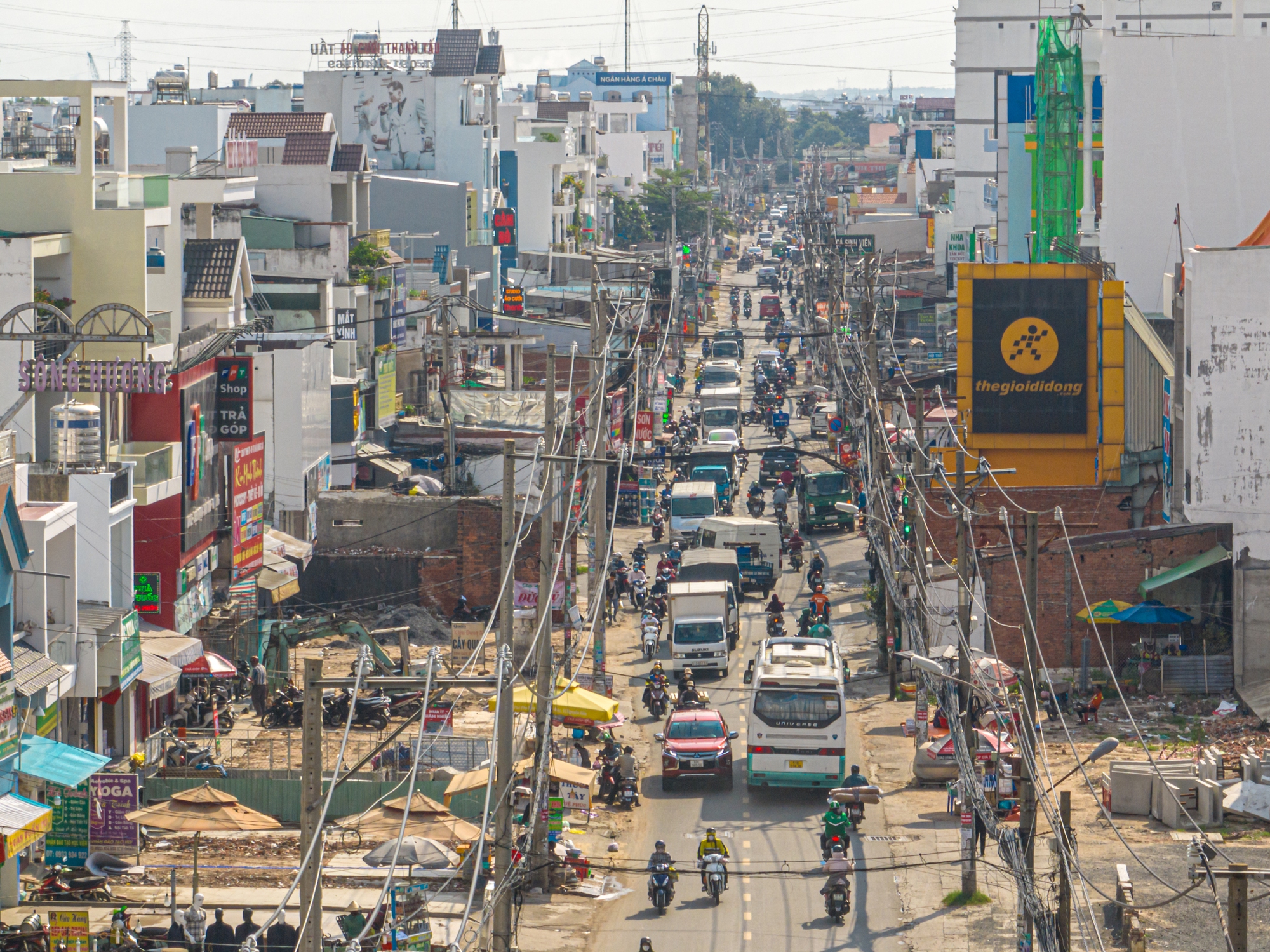 Hiện trạng tuyến đường Tân Kỳ Tân Quý đang được mở rộng - Ảnh 2. Hiện trạng tuyến đường Tân Kỳ Tân Quý đang được mở rộng - Ảnh 2.