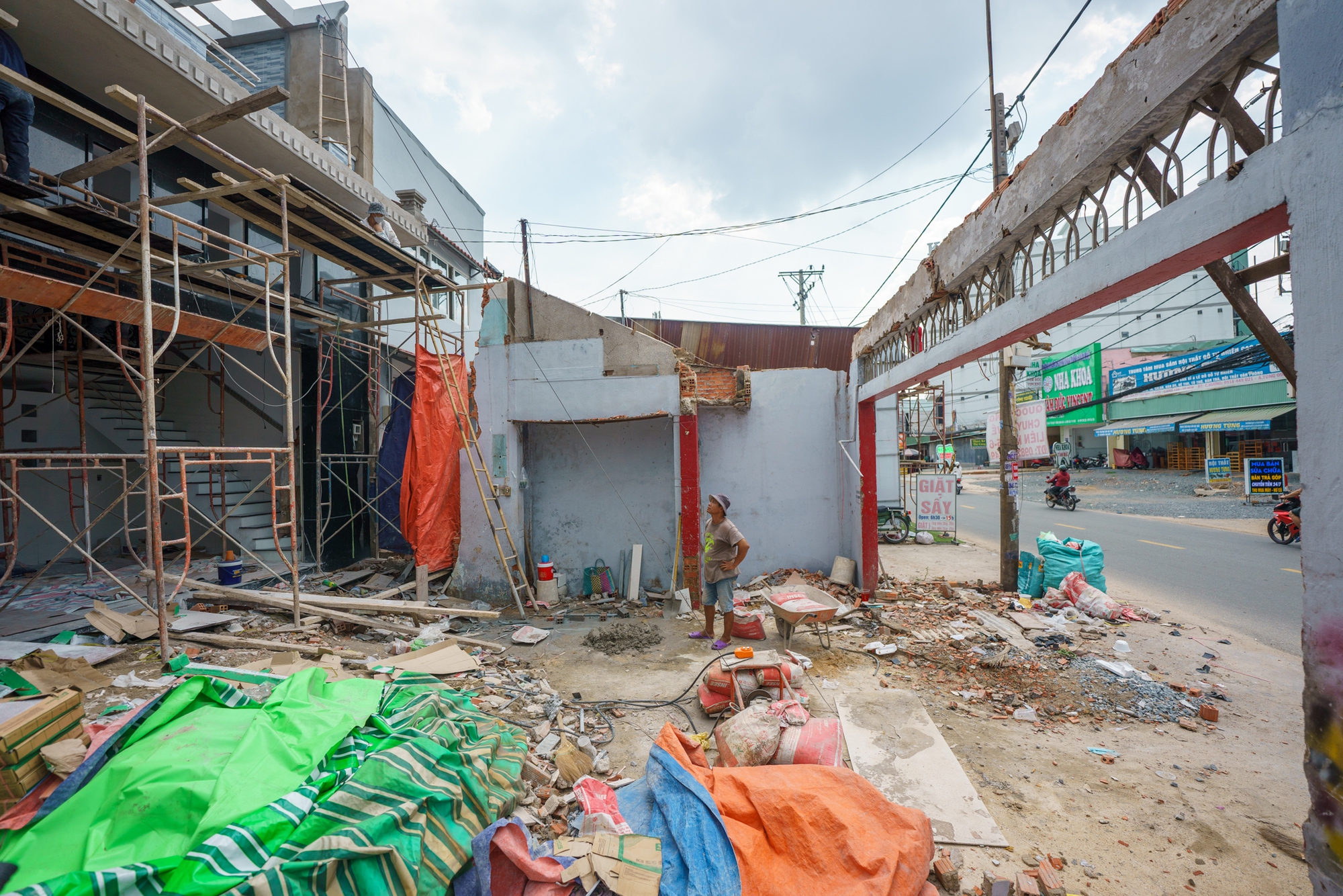 Hiện trạng tuyến đường Tân Kỳ Tân Quý đang được mở rộng - Ảnh 9. Hiện trạng tuyến đường Tân Kỳ Tân Quý đang được mở rộng - Ảnh 9.