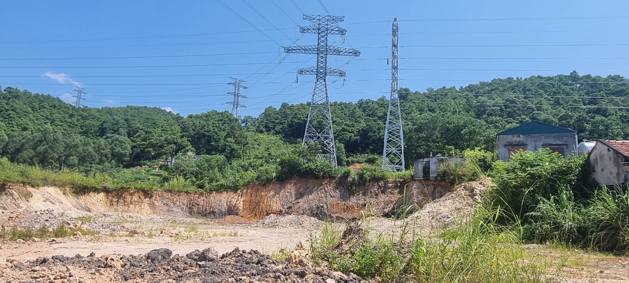 Quảng Ninh: &lsquo;Đất tặc&rsquo; lộng h&agrave;nh, ch&iacute;nh quyền kh&ocirc;ng hay biết  - Ảnh 1.