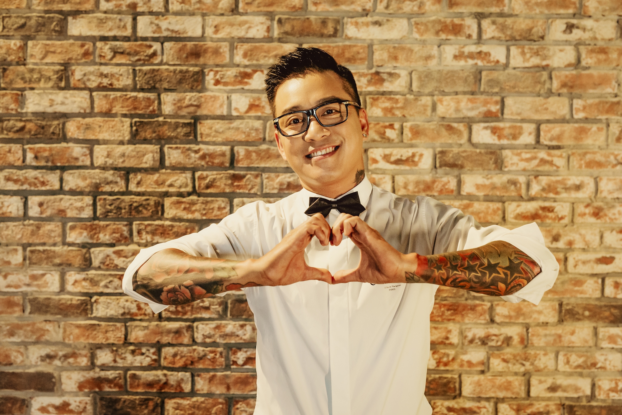 Ca sĩ Tuấn Hưng: T&ocirc;i mải m&ecirc; h&aacute;t bằng tr&aacute;i tim chứ kh&ocirc;ng nghĩ đến việc được đ&oacute;n nhận - Ảnh 1.