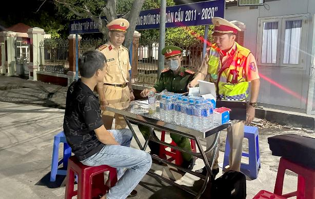 photo-1695306941829 photo-1695306941829