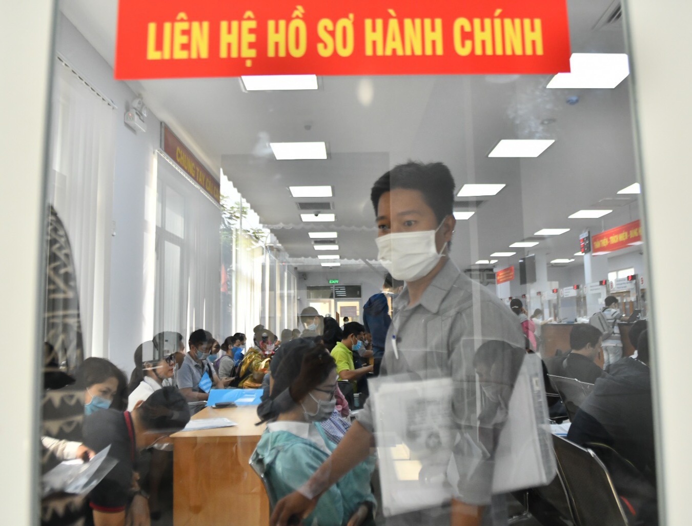 TP.HCM ban h&agrave;nh lộ tr&igrave;nh sắp xếp quận, huyện, phường, x&atilde; - Ảnh 1.