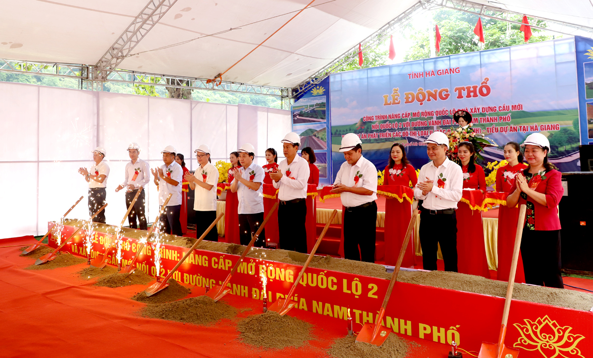 H&agrave; Giang: Động thổ c&ocirc;ng tr&igrave;nh n&acirc;ng cấp, mở rộng quốc lộ 2 v&agrave; x&acirc;y dựng cầu mới  - Ảnh 3.