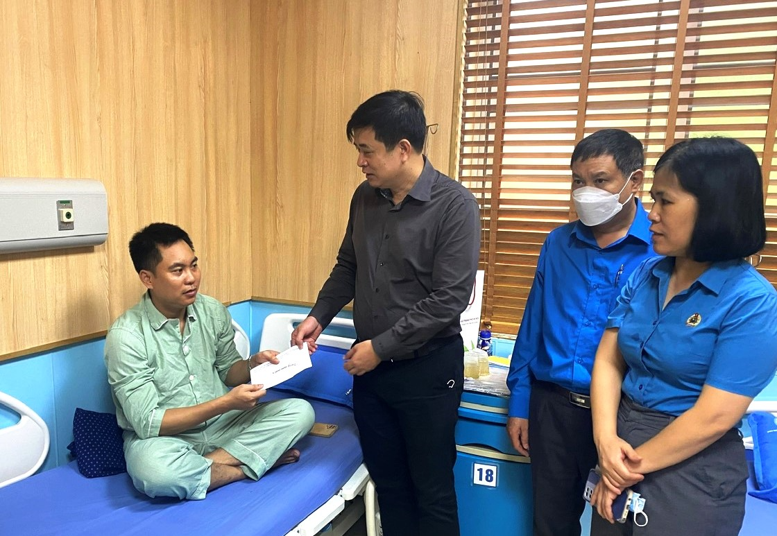 Quỹ Từ thiện giao th&ocirc;ng chi hơn 25 tỷ đồng hỗ trợ người lao động - Ảnh 1.