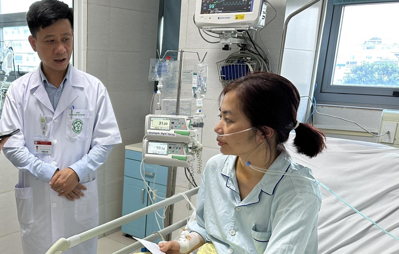 Nhiều bệnh nh&acirc;n vụ ch&aacute;y chung cư mini ở Khương Hạ xuất viện - Ảnh 1.