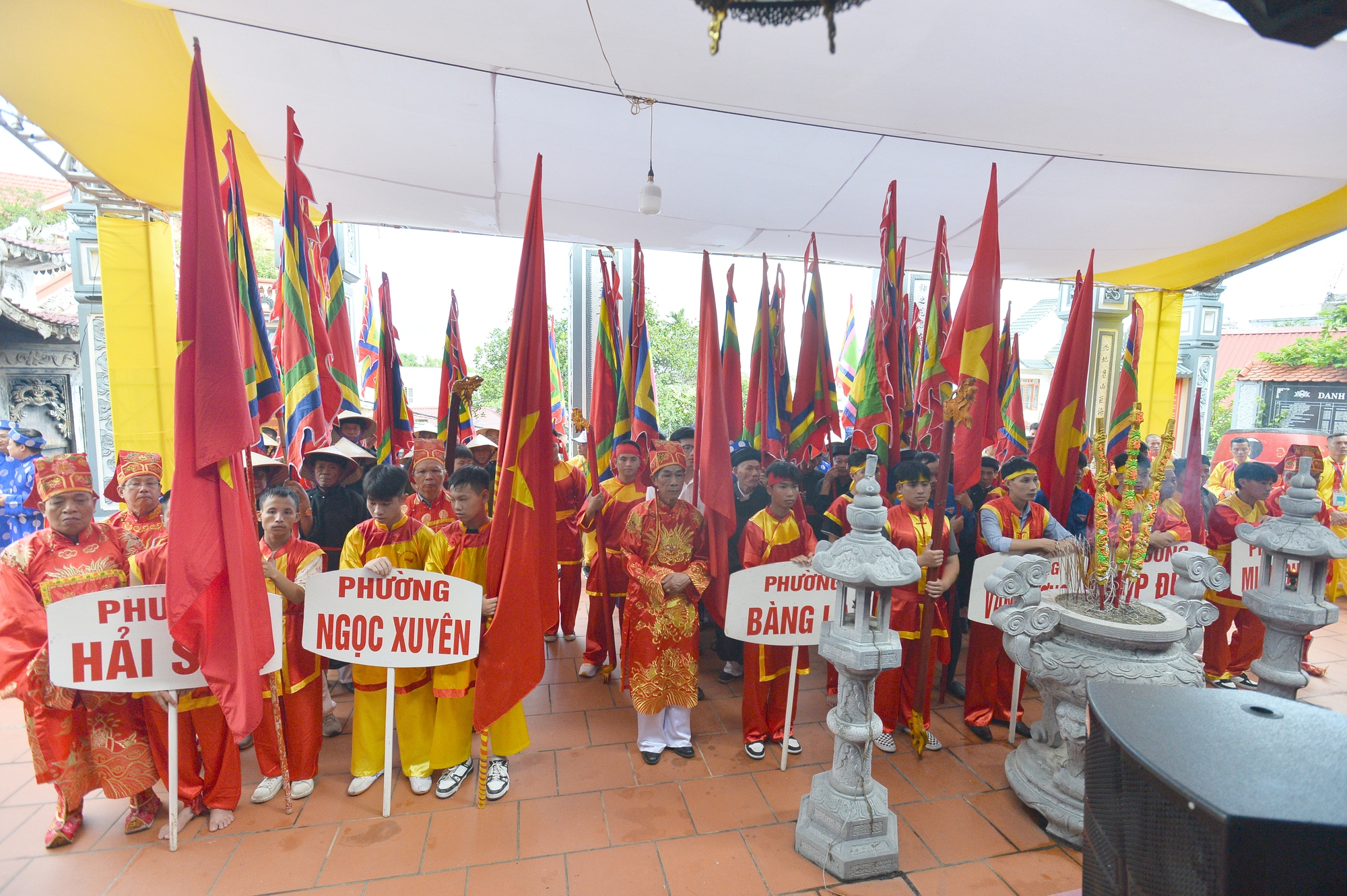 C&aacute;c nghi thức độc đ&aacute;o tại Lễ hội chọi tr&acirc;u Đồ Sơn - Ảnh 3.