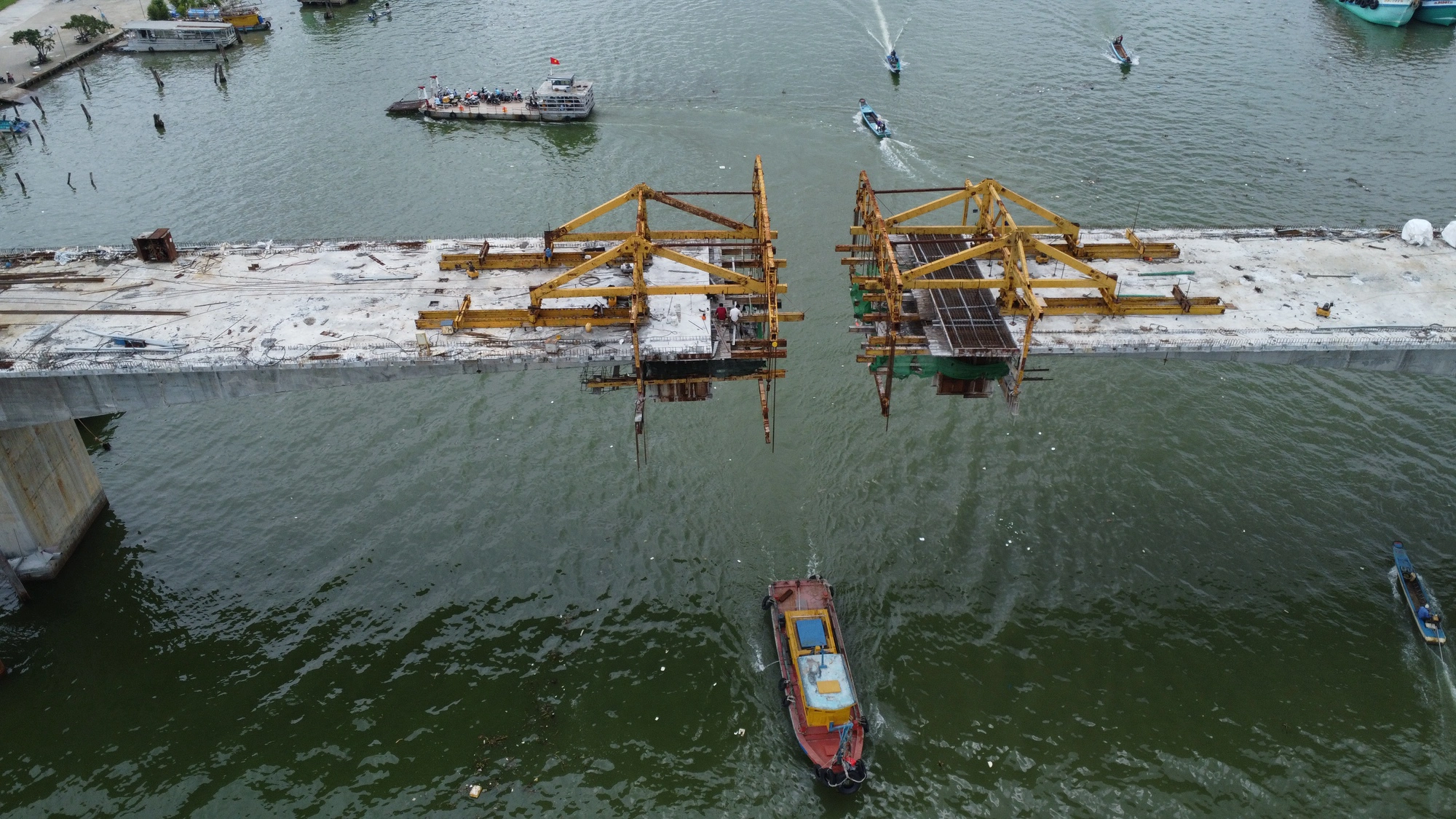 Cầu hơn 640 tỷ đồng ở C&agrave; Mau sắp hợp long - Ảnh 1.