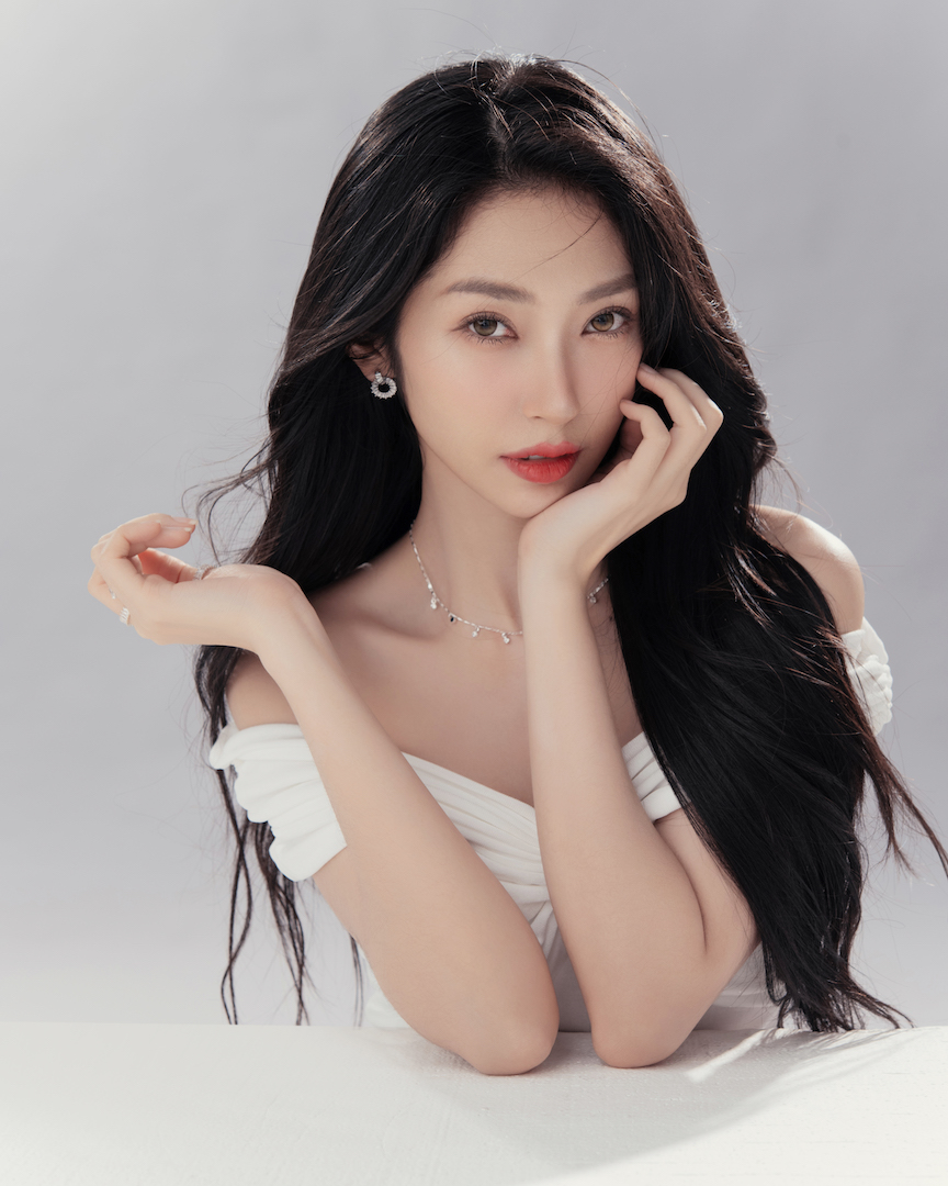 Khổng T&uacute; Quỳnh t&aacute;i xuất showbiz: "Nhiều người n&oacute;i t&ocirc;i nhạt v&agrave; an to&agrave;n" - Ảnh 3.