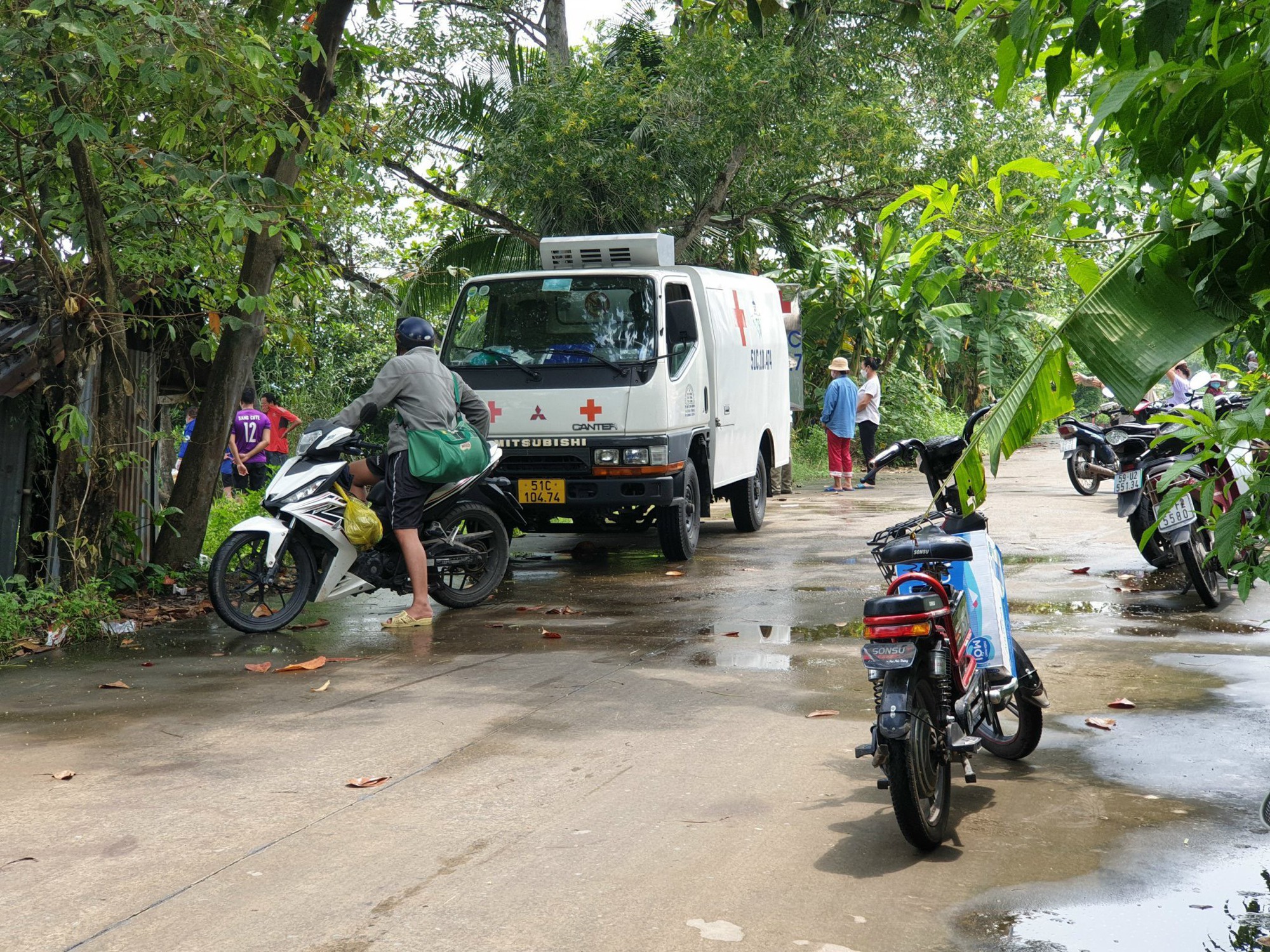 Phát hiện thi thể bé gái dưới sông Sài Gòn - Ảnh 1. Phát hiện thi thể bé gái dưới sông Sài Gòn - Ảnh 1.