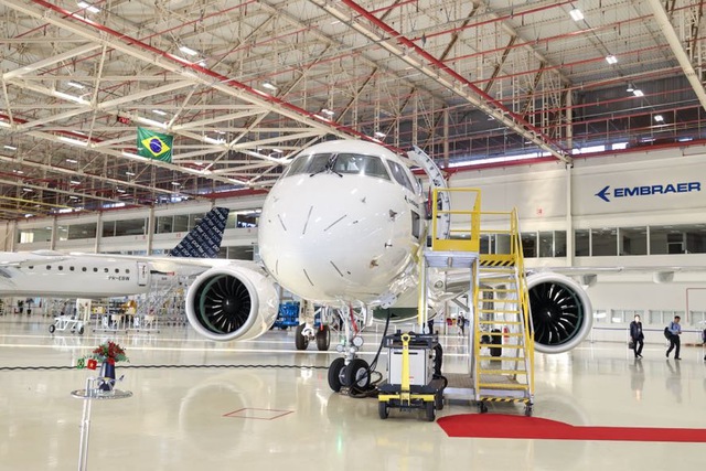 Thủ tướng đề nghị Tập đo&agrave;n h&agrave;ng kh&ocirc;ng vũ trụ Embraer mở rộng hoạt động tại Việt Nam - Ảnh 6.