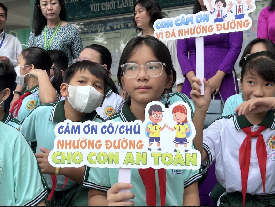 TP.HCM chọn th&aacute;ng 10 để  ph&aacute;t động th&aacute;ng đi bộ an to&agrave;n giao th&ocirc;ng  - Ảnh 1.