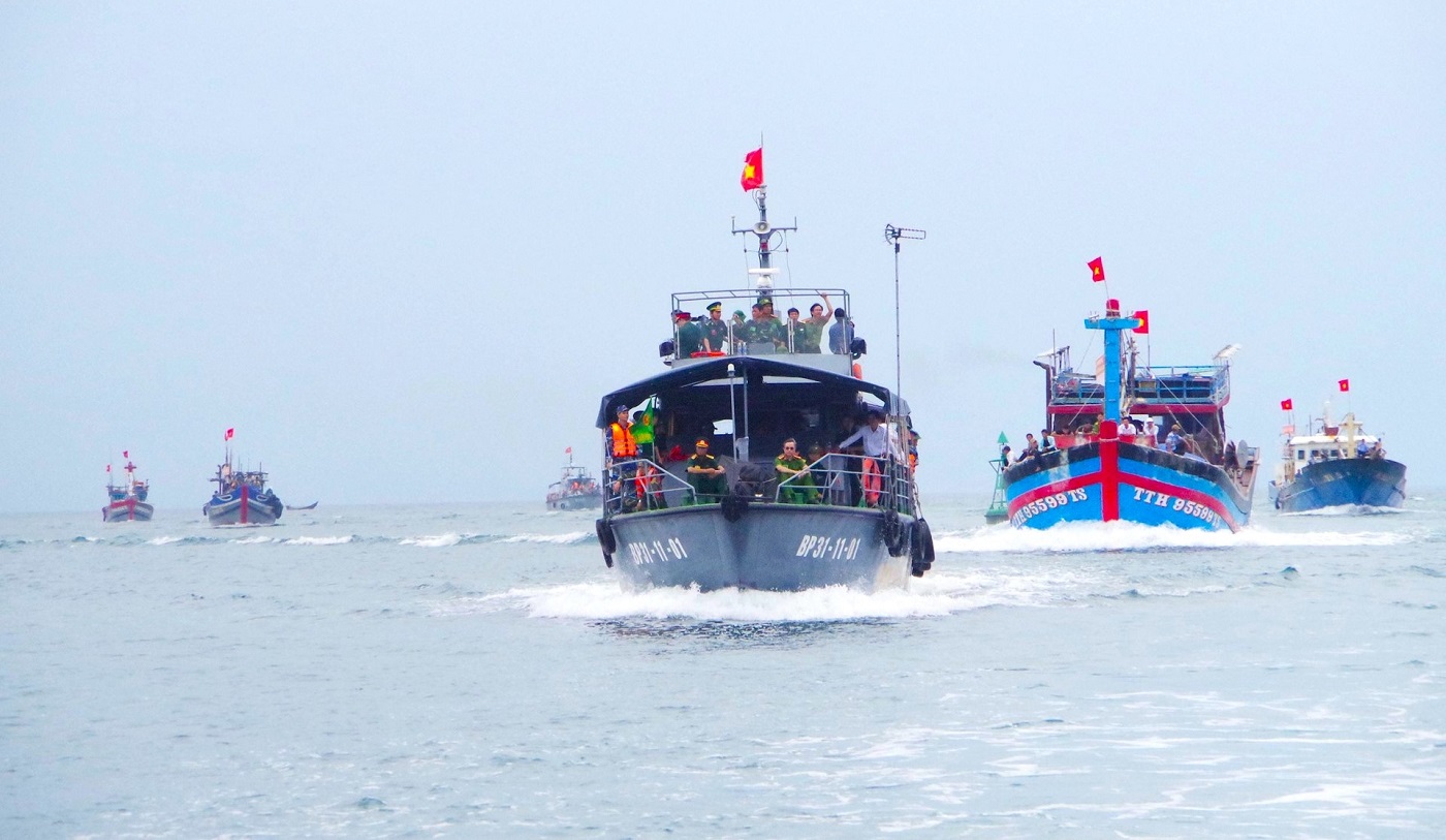 Bộ GTVT ra c&ocirc;ng điện ứng ph&oacute; với &aacute;p thấp nhiệt đới tr&ecirc;n biển Đ&ocirc;ng - Ảnh 1.