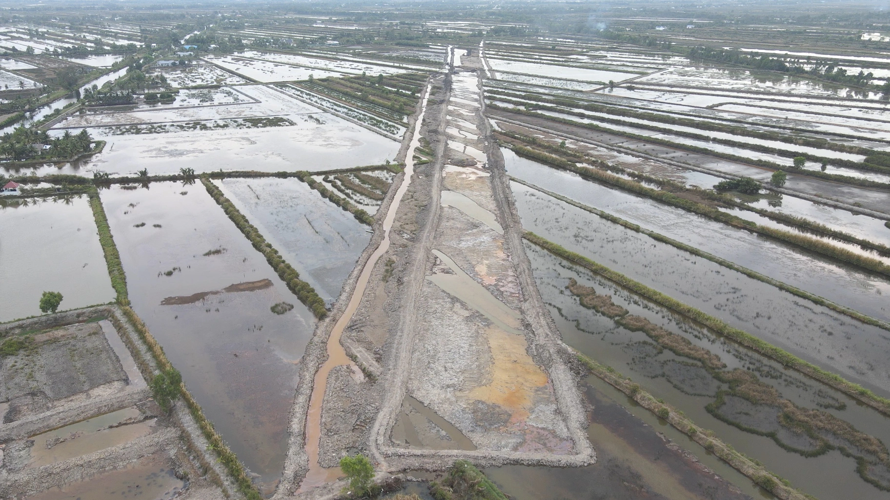 Thứ trưởng Nguyễn Duy L&acirc;m kiểm tra cao tốc Hậu Giang &ndash; C&agrave; Mau đoạn qua C&agrave; Mau - Ảnh 1.