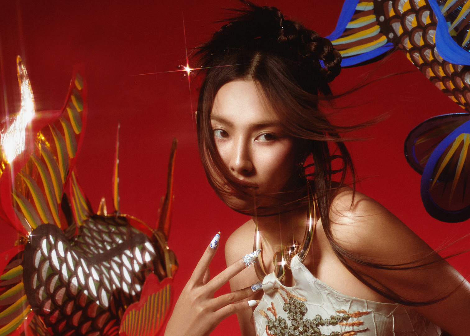 Hoa hậu Th&ugrave;y Ti&ecirc;n gợi cảm đ&oacute;n Tết Trung thu sớm - Ảnh 1.