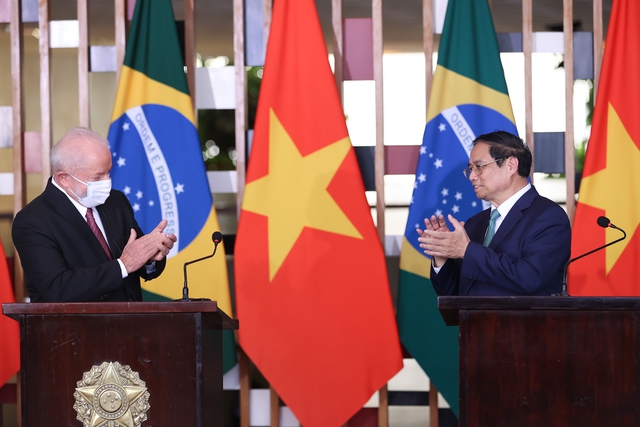 Brazil mong muốn xuất khẩu m&aacute;y bay, m&aacute;y m&oacute;c sang Việt Nam - Ảnh 1.