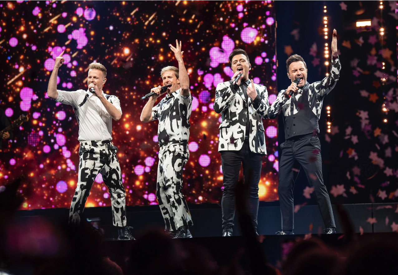 Concert Westlife tại Việt Nam "bay màu" 15.000 vé sau 5 tiếng: BTC cảnh báo lừa đảo - Ảnh 2. Concert Westlife tại Việt Nam "bay màu" 15.000 vé sau 5 tiếng: BTC cảnh báo lừa đảo - Ảnh 2.